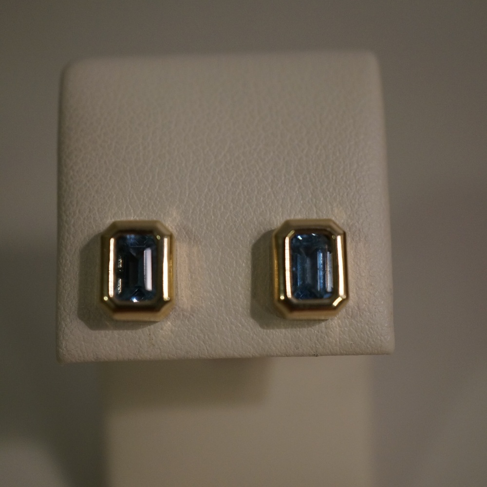 14KY Gold & Genuine Aquamarine Stud Earrings